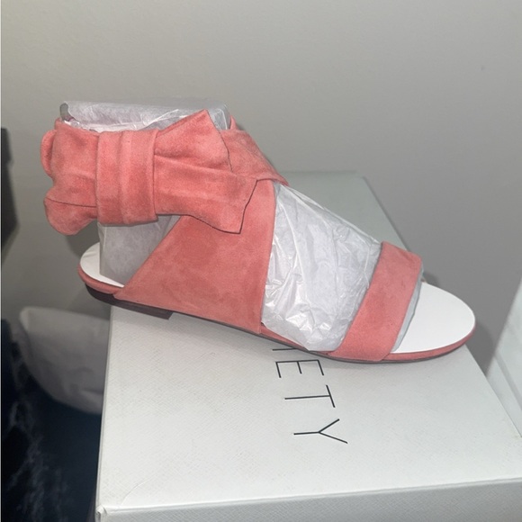 Sole Society Shoes - Women’s Coral Sandals Sole Society Suede Bow Sandals Calynda Coral Size 5 NEW